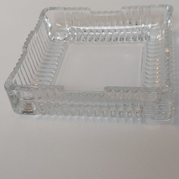 LOVELY Belleville on the Bay of Quinte Glass Keepsake Box Trinket Dish 2008 - Picture 5 of 7